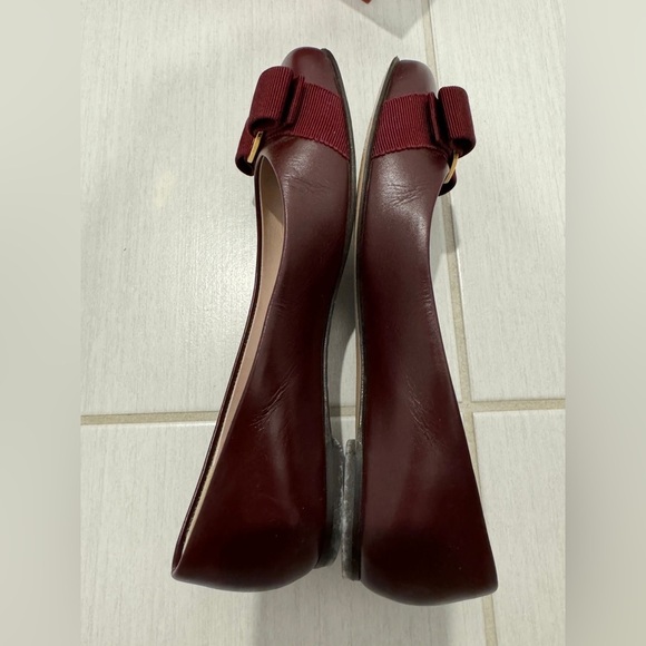 Authentic Salvatore Ferragamo Vara Bow Ballet Flats Matte Brown - 8/10 condition - Picture 3 of 7